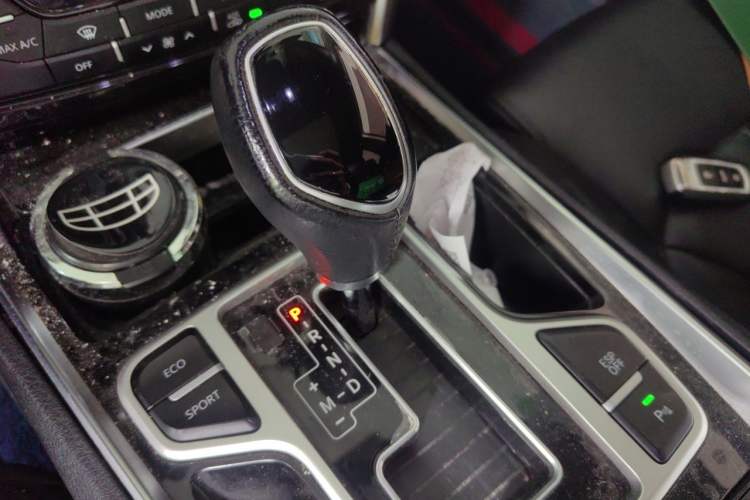 Used Geely Auto Emgrand GT 2016 1.8T Zunya Model Gear Lever