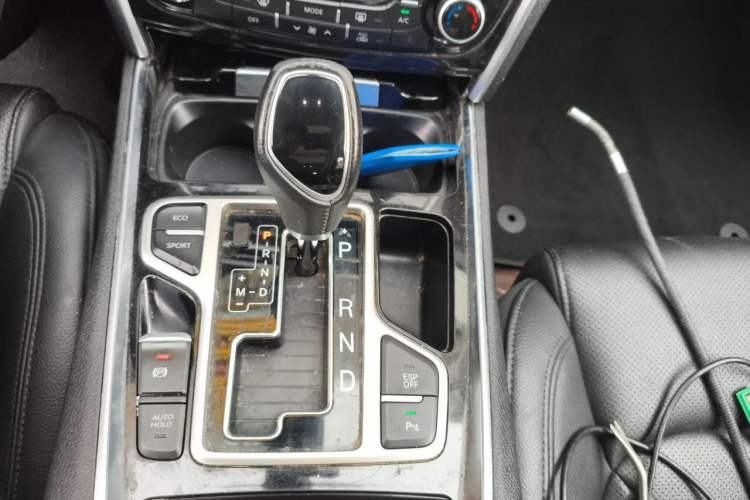 Used Geely Auto Emgrand GT 2016 1.8T Zunya Model Gear Lever