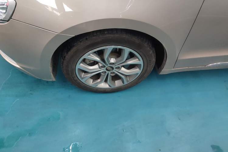 Used Geely Auto Emgrand GT 2016 2.4L Zunya Model Left Front Wheel Hub