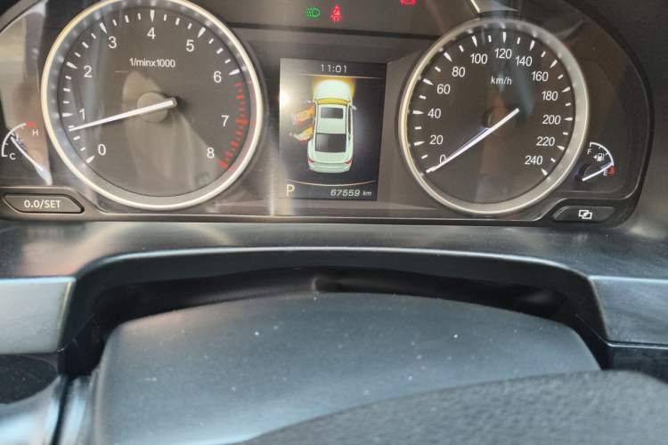 Used Geely Auto Emgrand GT 2016 1.8T Comfort Model Odometer Close Up