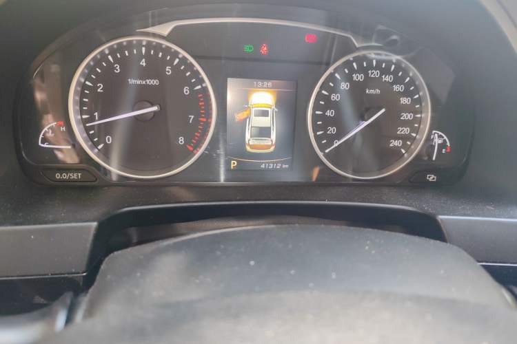 Used Geely Auto Emgrand GT 2016 1.8T Zunya Model Odometer Close Up