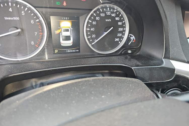 Used Geely Auto Emgrand GT 2016 1.8T Zunya Model Odometer Close Up