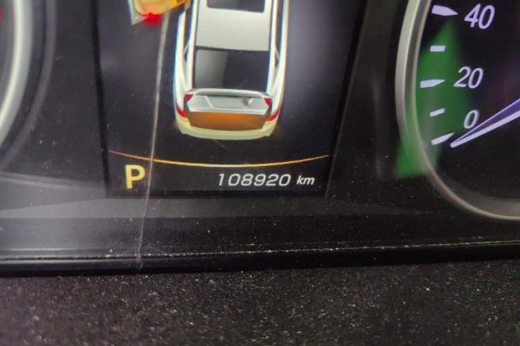 Used Geely Auto Emgrand GT 2016 1.8T Zunya Model Odometer Close Up