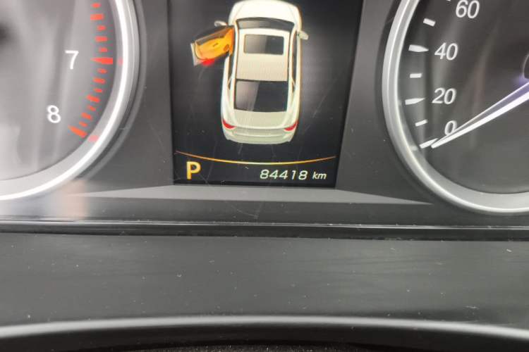 Used Geely Auto Emgrand GT 2016 1.8T Zunya Model Odometer Close Up
