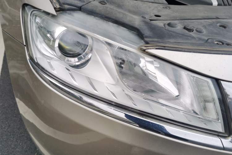 Used Geely Auto Emgrand GT 2016 1.8T Zunya Model Right Front Headlight