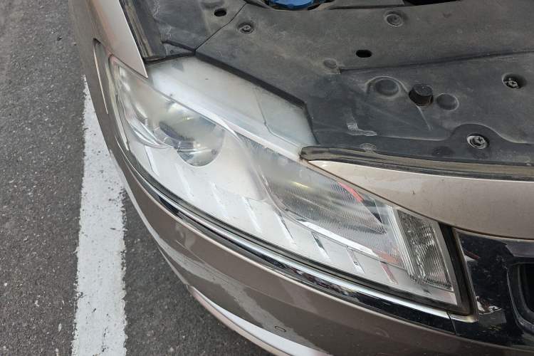 Used Geely Auto Emgrand GT 2016 1.8T Zunya Model Right Front Headlight
