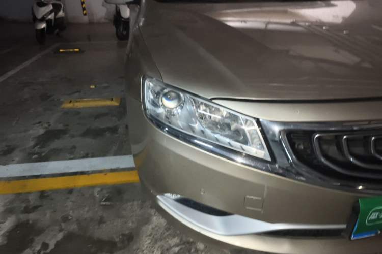 Used Geely Auto Emgrand GT 2016 1.8T Zunya Model Right Front Headlight