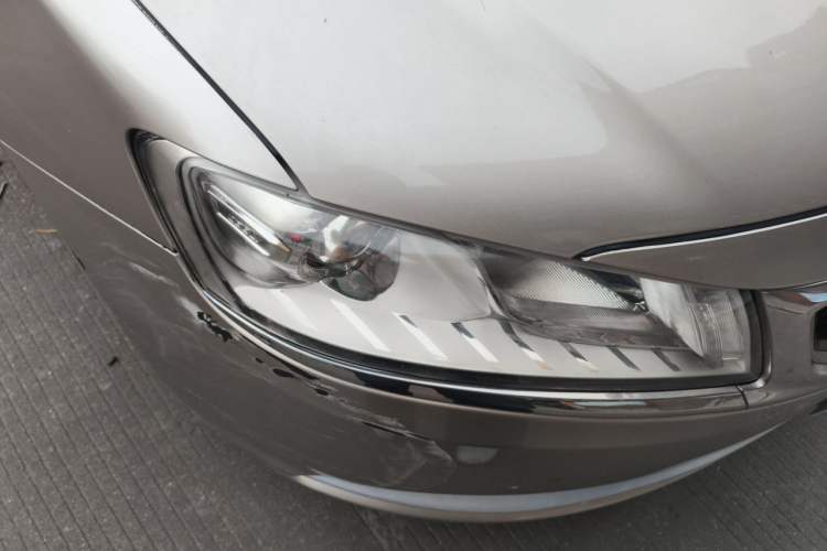 Used Geely Auto Emgrand GT 2016 1.8T Zunya Model Right Front Headlight