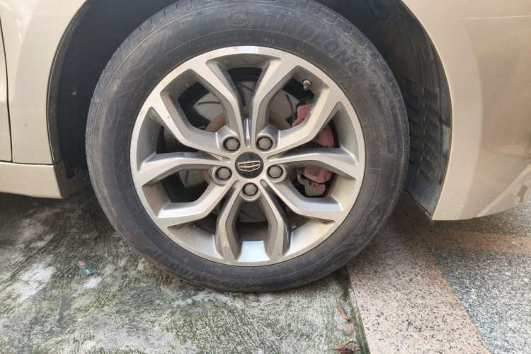 Used Geely Auto Emgrand GT 2016 1.8T Comfort Model Right Front Wheel Hub
