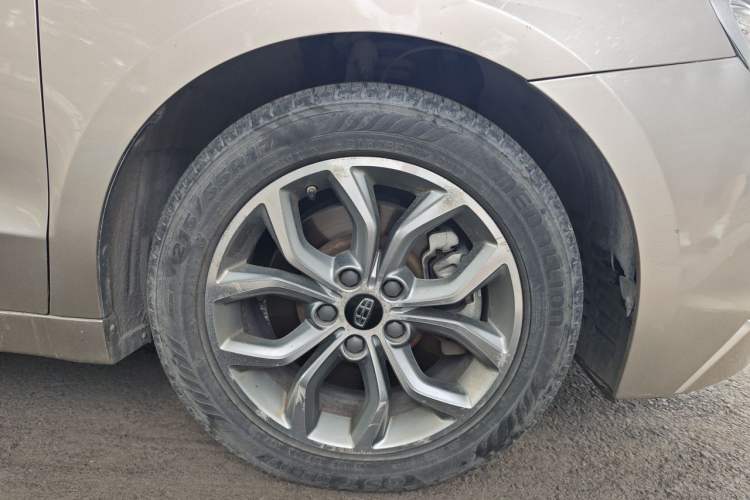 Used Geely Auto Emgrand GT 2016 2.4L Comfort Version Right Front Wheel Hub
