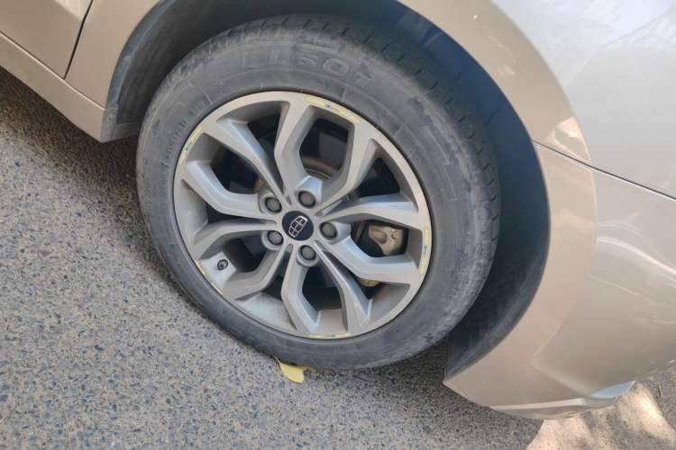 Used Geely Auto Emgrand GT 2016 1.8T Zunya Model Right Front Wheel Hub