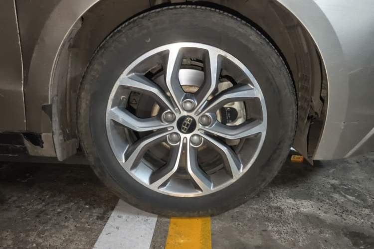 Used Geely Auto Emgrand GT 2016 1.8T Zunya Model Right Front Wheel Hub
