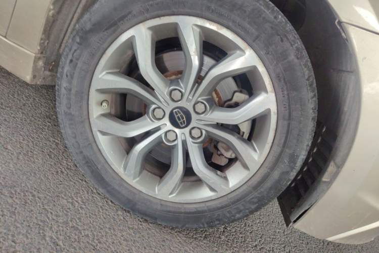 Used Geely Auto Emgrand GT 2016 1.8T Zunya Model Right Front Wheel Hub