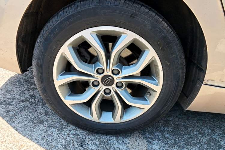 Used Geely Auto Emgrand GT 2016 1.8T Zunya Model Right Rear Wheel Hub