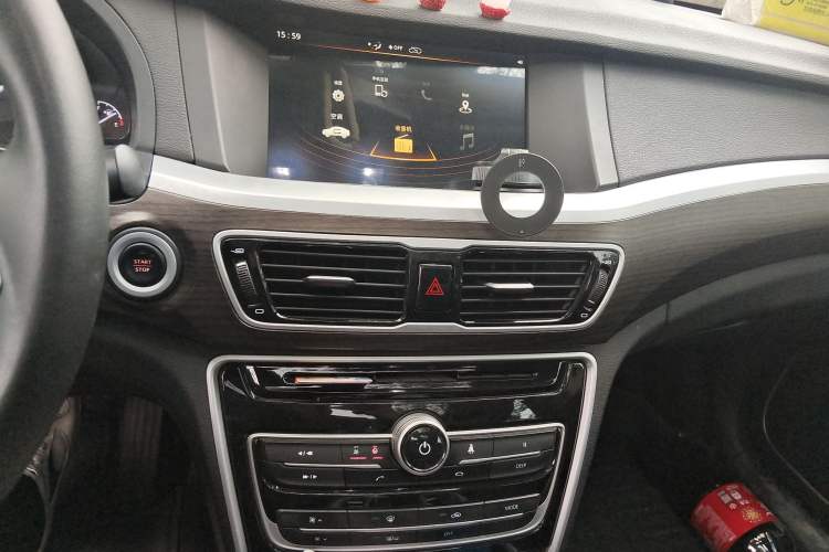 Used Geely Auto Emgrand GT 2017 1.8T Luxury Model Audio And AC Panel