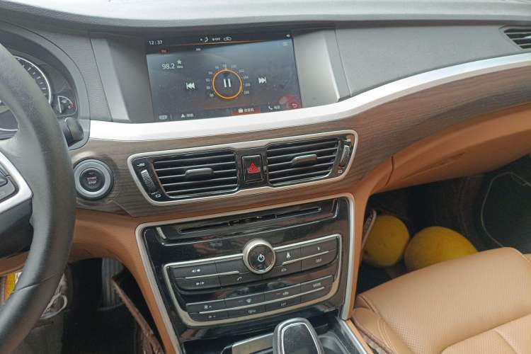 Used Geely Auto Emgrand GT 2017 2.4L Luxury Model Audio And AC Panel