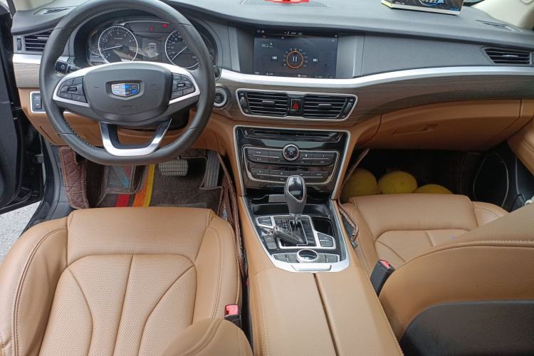 Used Geely Auto Emgrand GT 2017 2.4L Luxury Model Center Console