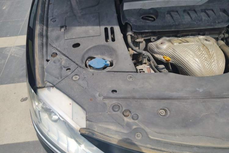 Used Geely Auto Emgrand GT 2017 2.4L Comfort Model Engine Bay Right