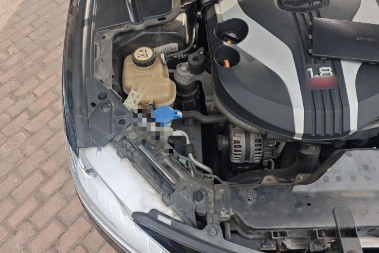 Used Geely Auto Emgrand GT 2017 1.8T Flagship Model Engine Bay Right