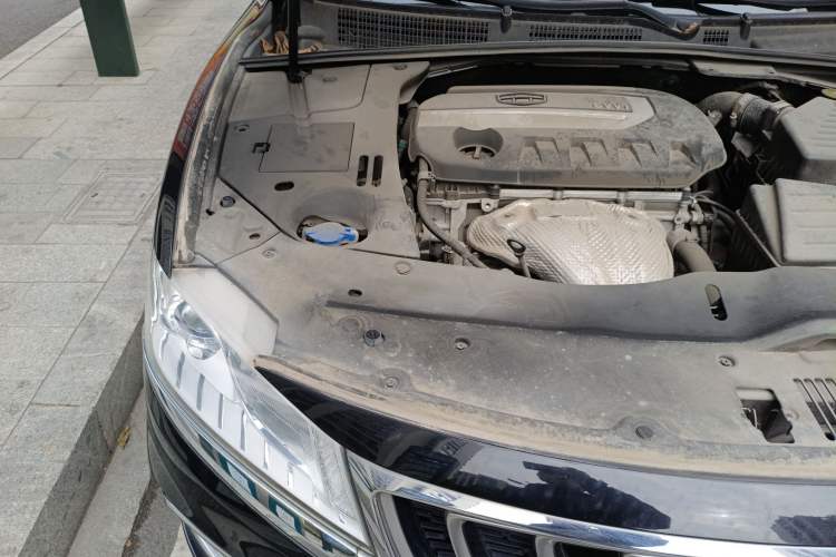 Used Geely Auto Emgrand GT 2017 2.4L Luxury Model Engine Bay Right