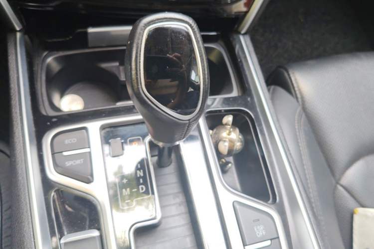 Used Geely Auto Emgrand GT 2017 2.4L Comfort Model Gear Lever