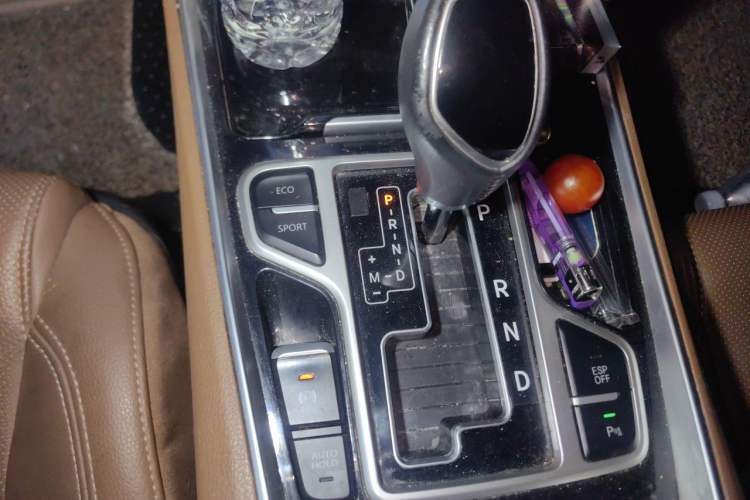 Used Geely Auto Emgrand GT 2017 2.4L Comfort Model Gear Lever
