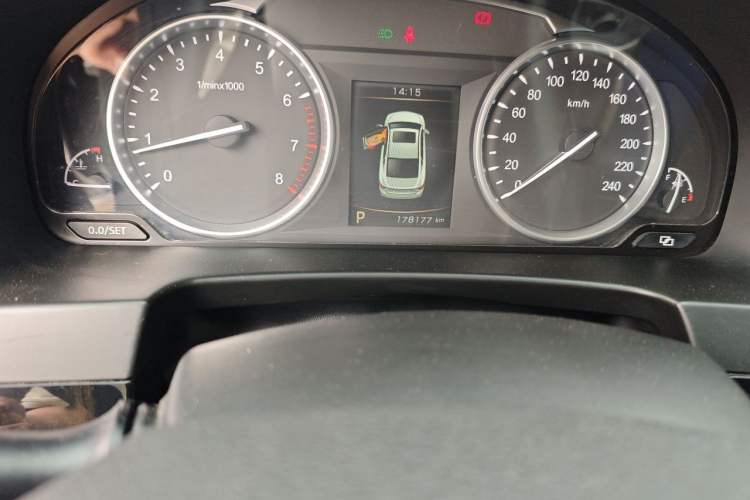 Used Geely Auto Emgrand GT 2017 1.8T Flagship Model Odometer Close Up