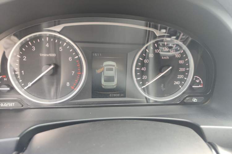 Used Geely Auto Emgrand GT 2017 1.8T Luxury Model Odometer Close Up