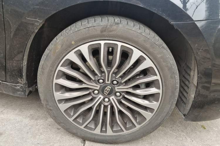 Used Geely Auto Emgrand GT 2017 1.8T Luxury Model Right Front Wheel Hub