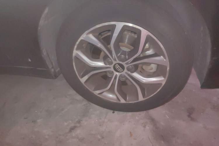 Used Geely Auto Emgrand GT 2017 2.4L Comfort Model Right Front Wheel Hub