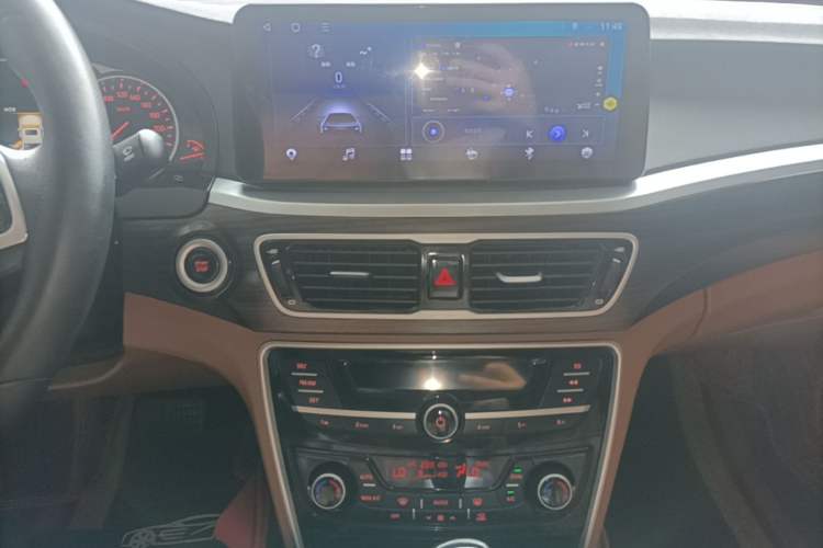 Used Geely Auto Emgrand GT 2017 2.4L Comfort Model Audio And AC Panel