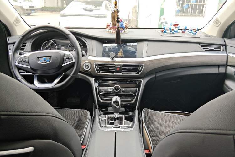 Used Geely Auto Emgrand GT 2017 1.8T Luxury Model Center Console