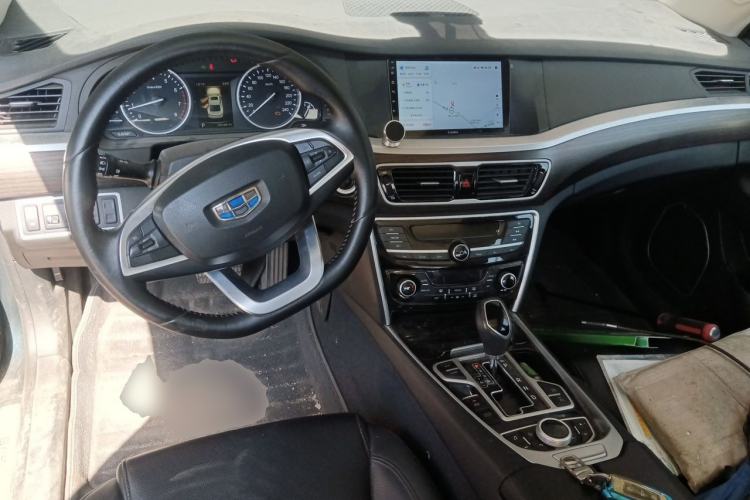 Used Geely Auto Emgrand GT 2017 2.4L Comfort Model Center Console