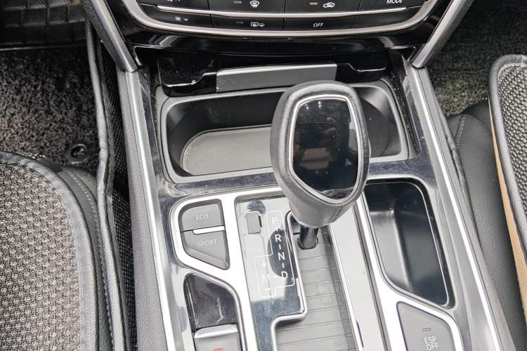 Used Geely Auto Emgrand GT 2017 1.8T Luxury Model Gear Lever