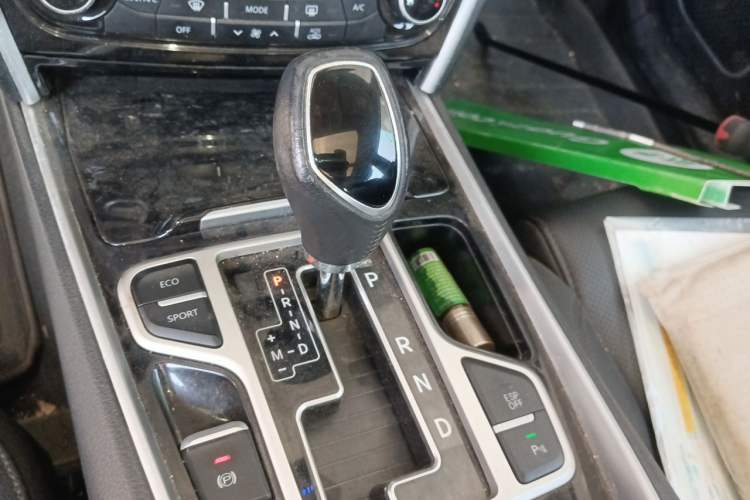 Used Geely Auto Emgrand GT 2017 2.4L Comfort Model Gear Lever