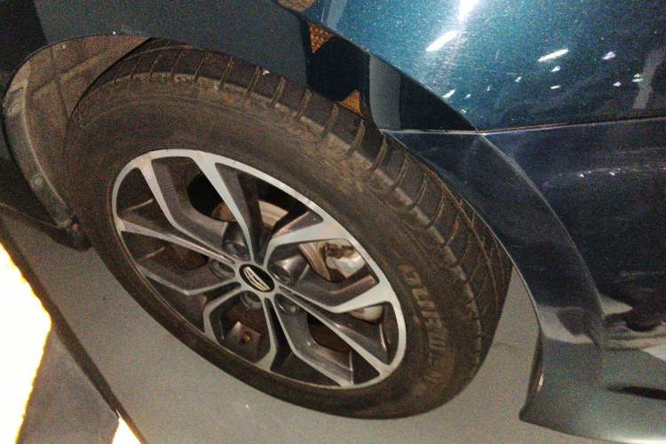 Used Geely Auto Emgrand GT 2017 2.4L Luxury Model Right Front Wheel Hub