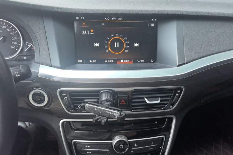 Used Geely Auto Emgrand GT 2017 1.8T Luxury Model Audio And AC Panel