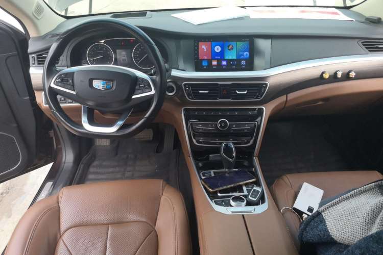Used Geely Auto Emgrand GT 2017 1.8T Flagship Model Center Console