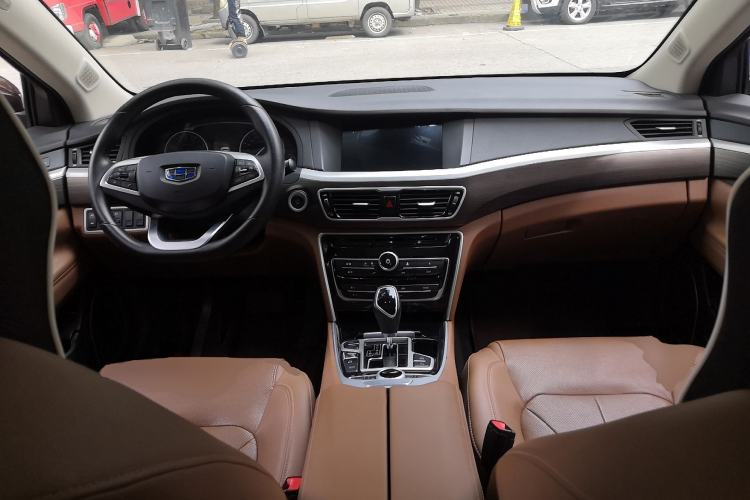 Used Geely Auto Emgrand GT 2017 1.8T Luxury Model Center Console