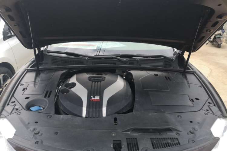Used Geely Auto Emgrand GT 2017 1.8T Flagship Model Engine Bay