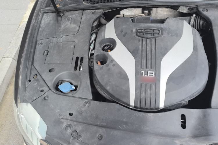 Used Geely Auto Emgrand GT 2017 1.8T Luxury Model Engine Bay Right