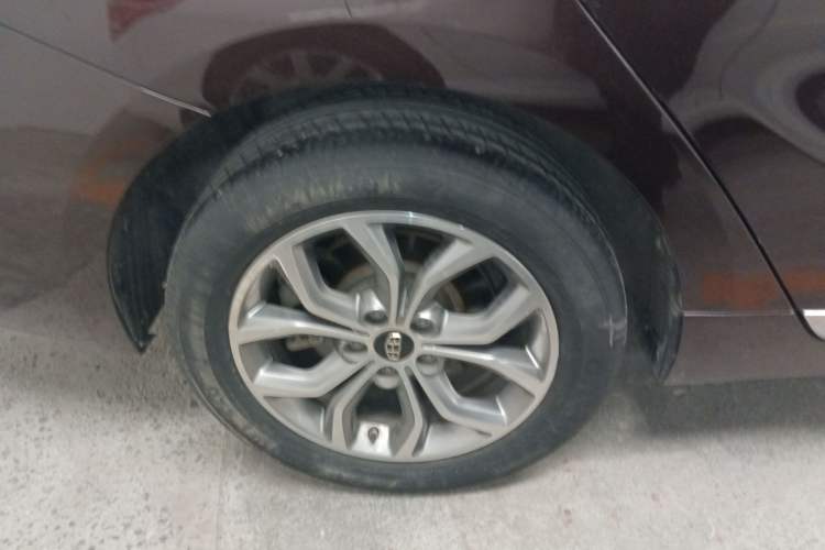 Used Geely Auto Emgrand GT 2017 2.4L Luxury Model Exterior 8