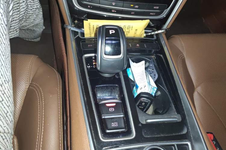 Used Geely Auto Emgrand GT 2017 1.8T Flagship 4G Edition Gear Lever