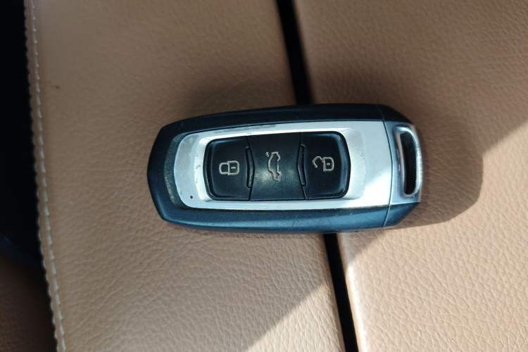 Used Geely Auto Emgrand GT 2017 1.8T Luxury Model Interior 1