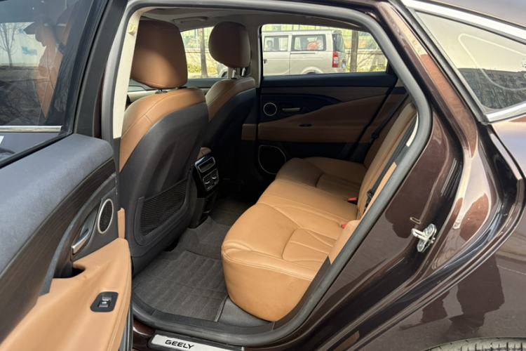 Used Geely Auto Emgrand GT 2017 1.8T Luxury Model Interior 2
