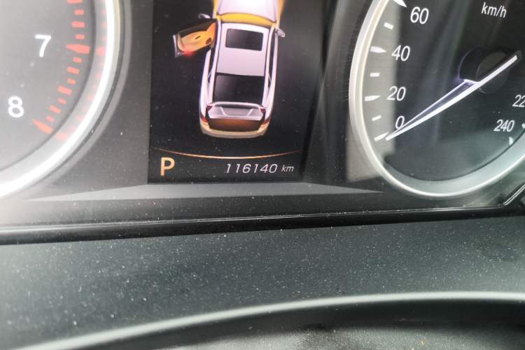 Used Geely Auto Emgrand GT 2017 1.8T Flagship Model Odometer Close Up