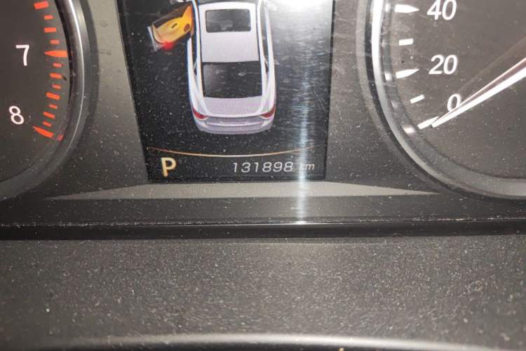 Used Geely Auto Emgrand GT 2017 1.8T Flagship 4G Edition Odometer Close Up