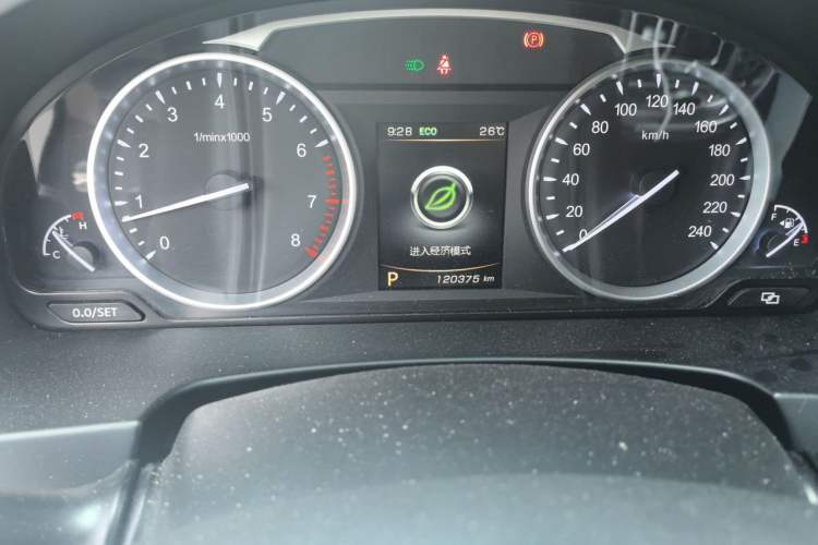 Used Geely Auto Emgrand GT 2017 1.8T Luxury Model Odometer Close Up