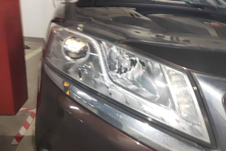 Used Geely Auto Emgrand GT 2017 1.8T Flagship 4G Edition Right Front Headlight