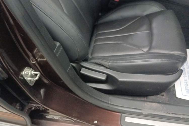 Used Geely Auto Emgrand GT 2017 2.4L Luxury Model Right Front Seat